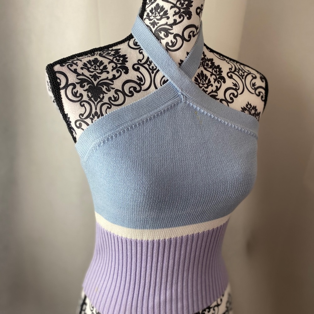 EASEL soft, striped halter top.